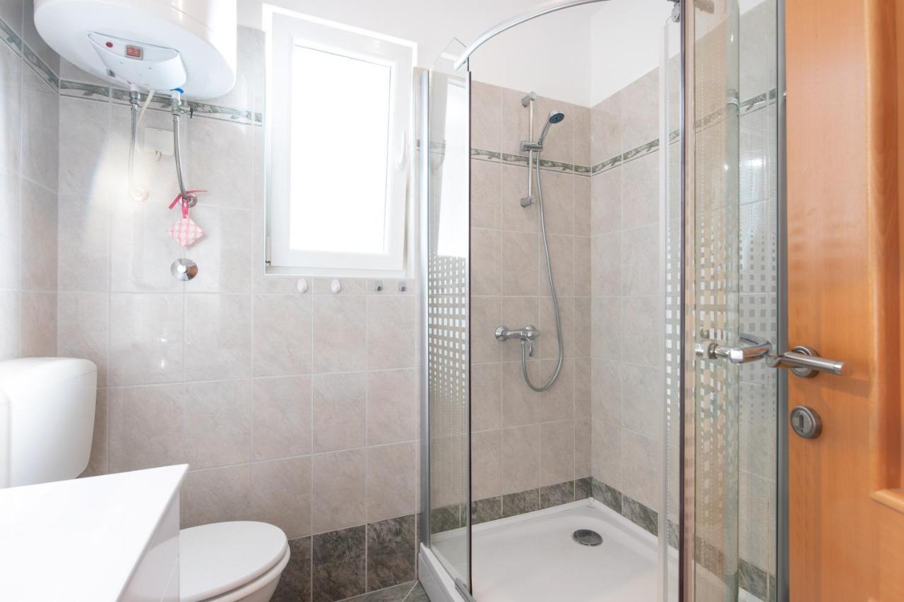 Apartments Bella Vista Krk Town Luaran gambar