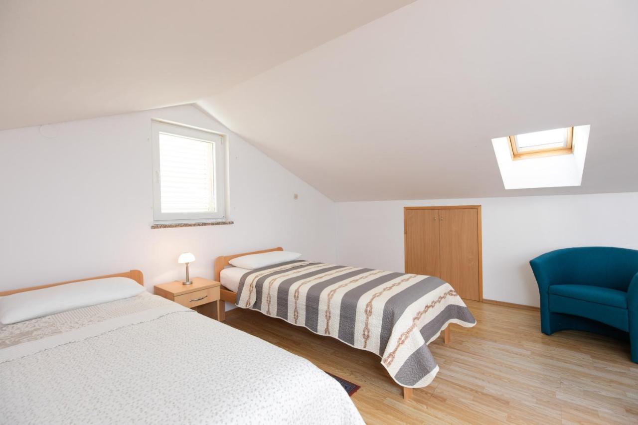 Apartments Bella Vista Krk Town Luaran gambar