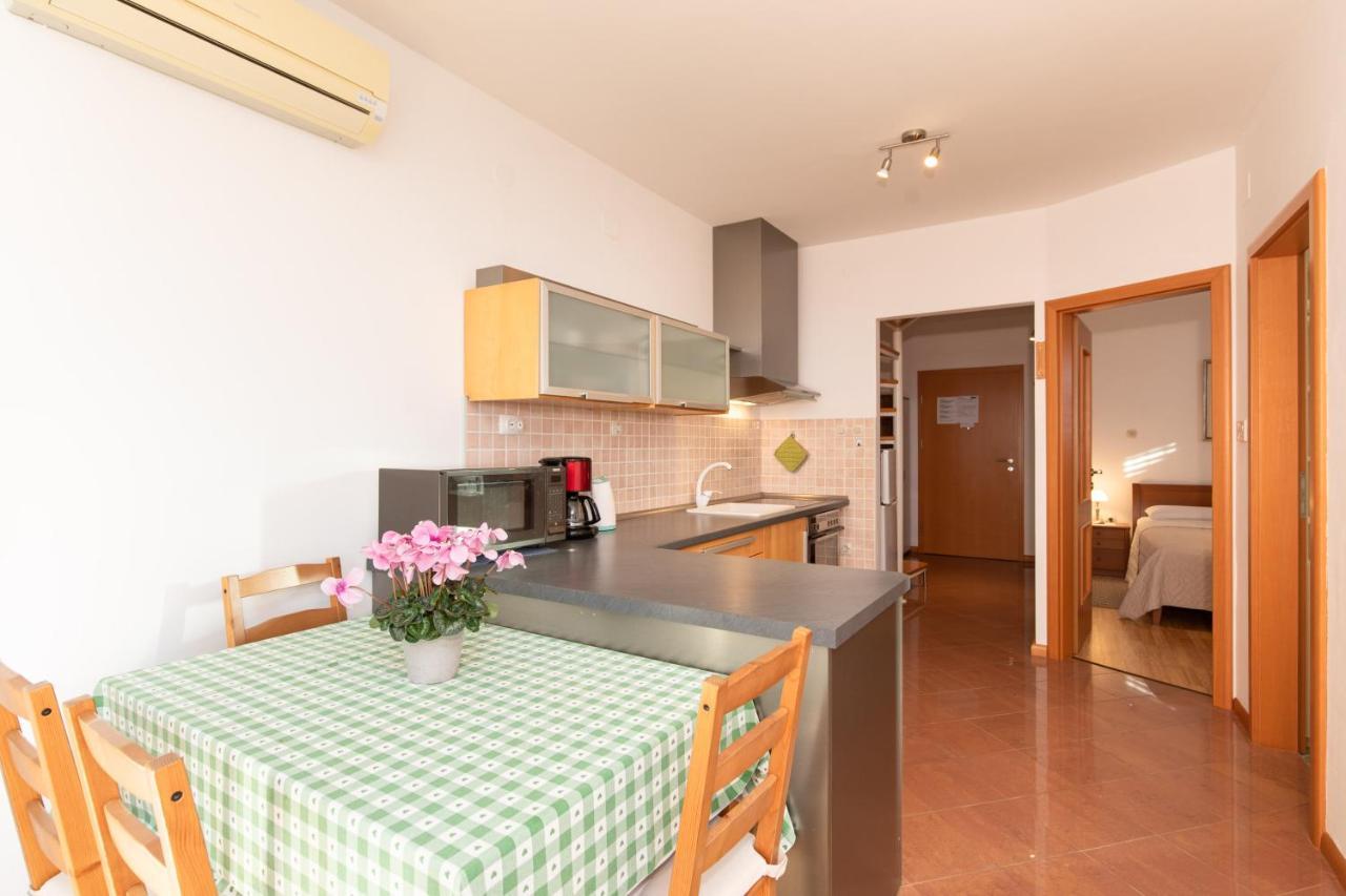 Apartments Bella Vista Krk Town Luaran gambar