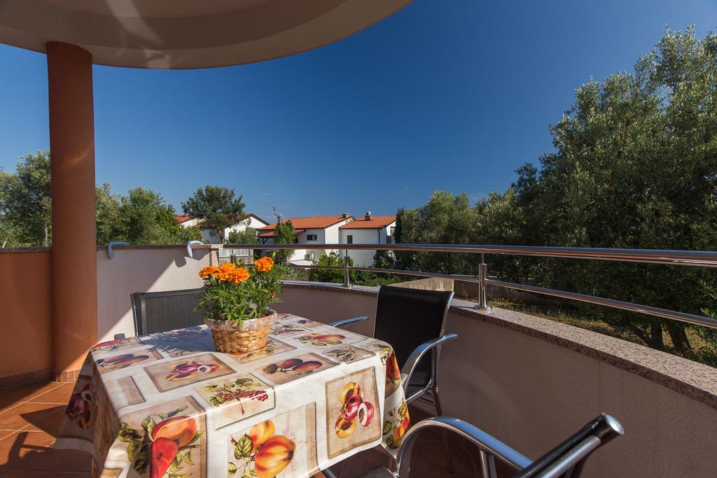 Apartments Bella Vista Krk Town Luaran gambar